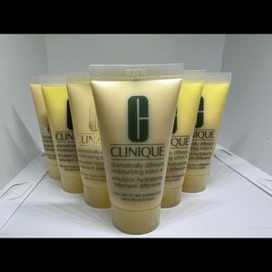 10 x Clinique dramatically different 
Very dry to dry combination￼￼